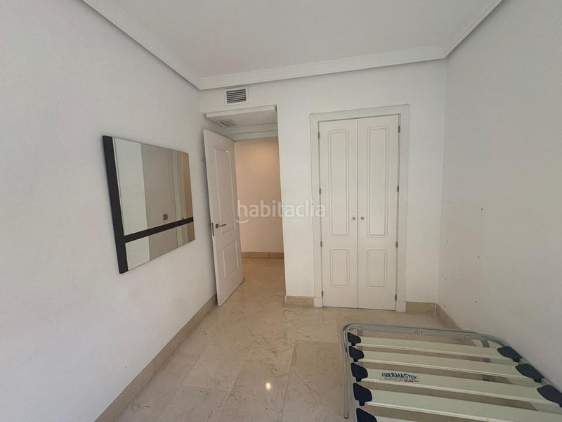 Foto e2d287a3-6a0b-472e-afb3-348e6dff5e01. Apartament amb aparcament piscina a Zona Centro Comercial Torrequebrada Benalmádena