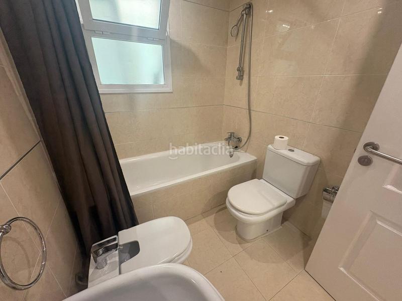 Foto e3fc3ea5-44b9-4bee-8f34-446372215b9e. Apartament amb aparcament piscina a Zona Centro Comercial Torrequebrada Benalmádena