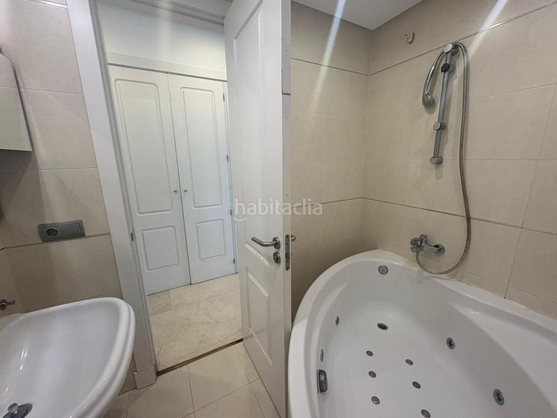 Foto f9564bc0-80a7-42ed-b583-a2d9dc2dd079. Apartament amb aparcament piscina a Zona Centro Comercial Torrequebrada Benalmádena
