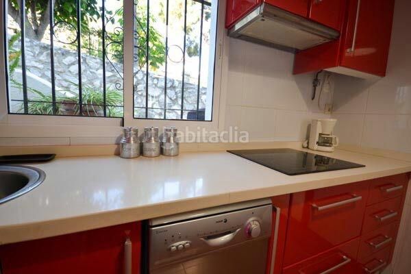 Foto 13b5bccc-2499-4888-980d-4bb378b24349. Casa adossada amb aparcament piscina a Hacienda Torrequebrada Benalmádena