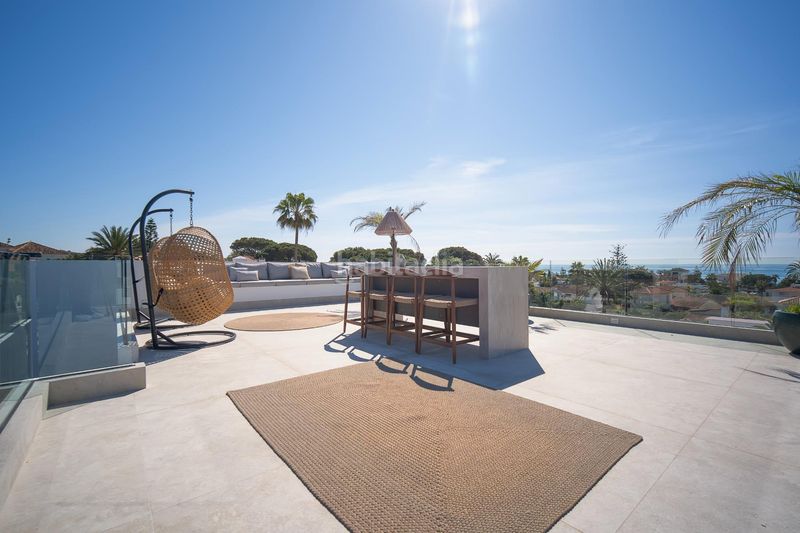Foto 15b783c4-6527-4821-adad-dc1b6404ef1c. Xalet amb calefacció aparcament piscina a Marbesa Marbella