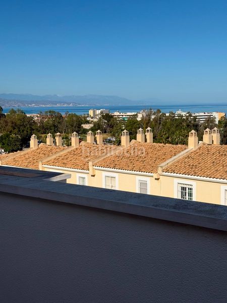 Foto b94b1061-77df-45a1-a3db-9ebf2d08c52c. Casa adossada amb calefacció aparcament piscina a Torremolinos