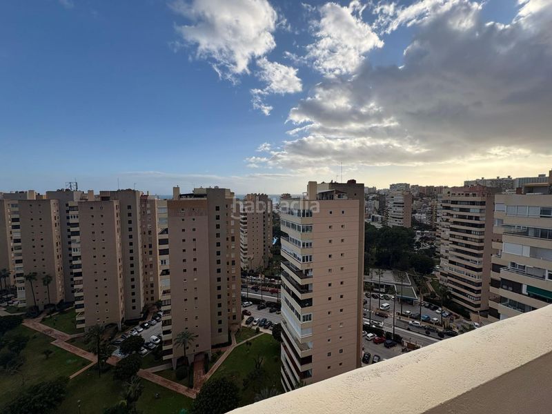 Foto e6a5457b-deb6-4ab9-8625-d8c297091bbb. Lloguer àtic amb calefacció aparcament piscina a Torremolinos