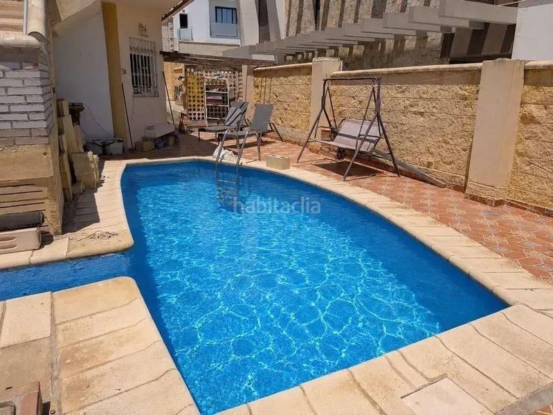 Foto 4ecf01fc-090d-4061-9059-e2d4b8d22cd6. Casa amb aparcament piscina a El Tomillar Torre del Mar