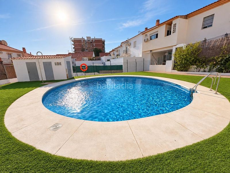 Foto 7ed25b0f-71a0-4d82-a5cb-1d9d66bf69ce. Casa adossada amb aparcament piscina a El Pinillo Torremolinos