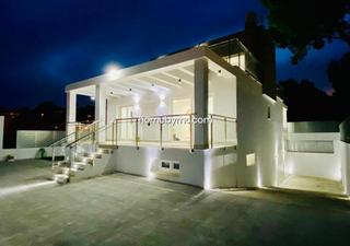 Chalet à Coloma. Fantastica y moderna villa de nueva construccion