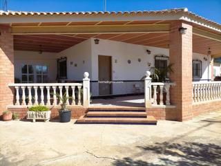 Chalet en Rincón Bajo. Chalet con arboles frutales
