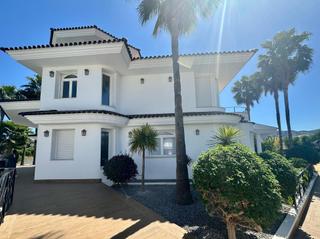 Xalet a Pueblo-Ubanizaciones. Impresionante chalet de lujo a la venta en urbanización muy cerc