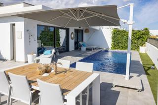 Chalet à Balcón de Finestrat-Terra Marina. Villa construida en 2020 en venta en finestrat