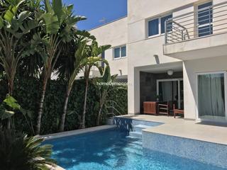 Chalet en L´Albir. Moderno chalet muy céntrico a la venta en albir