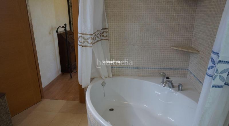 Foto 234438e6-2c96-4107-8dd2-3d57ce7ff347. Chalet espectacular chalet con vistas al mar en venta la vella en Altea