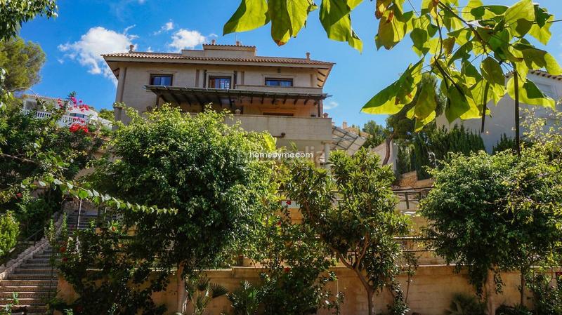 Foto 6317e51f-bc50-47a9-881b-062a33cccd24. Chalet espectacular chalet con vistas al mar en venta la vella en Altea