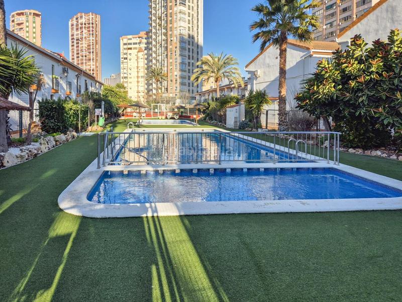 Foto ccb34db1-891c-45f7-83fb-ffbdec07cd74. Casa a schiera con parcheggio piscina in Rincón Bajo Benidorm