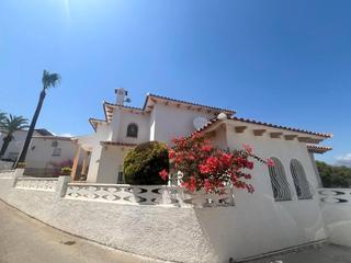 Xalet a Escandinavia-Cautivador. Chalet adosado en venta en alfaz del pi