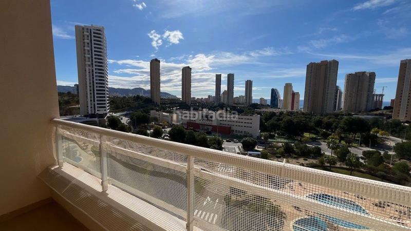 Foto f2fabd93-15ed-4bca-95d0-a8e5647205bd. Lloguer apartament amb aparcament piscina a Via Parque Benidorm