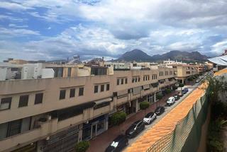 Dplex en Pueblo-Ubanizaciones. Dplex con gran solrium privado en el centro de alfaz del pi