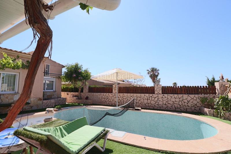 Foto f747f8b4-da0e-479a-b281-428b849d2e87. Chalet with parking pool in Coloma Nucia (la)