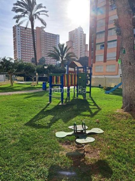 Foto a97dffb0-bb53-49e7-b580-be1cb649d42e. Apartamento en Playa Poniente Benidorm