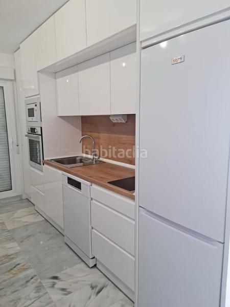 Foto 0efefd63-38b3-4bf3-a38c-a34f10952d38. Apartamento  reformado con vistas panorámicas al mar en Benidorm