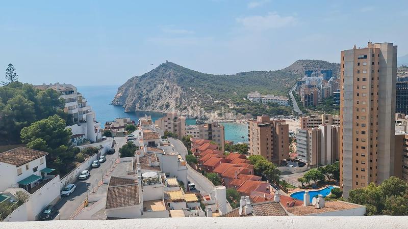 Foto 4e7d081b-cf79-4d76-a94a-ee0541b03dd9. Apartamento  reformado con vistas panorámicas al mar en Benidorm