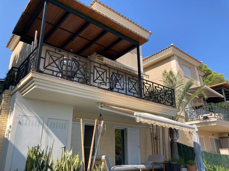 Foto 1c432e5f-a47c-4aa9-bcb1-e2a379a1965f. Chalet  con piscina privada en venta en la nucía zona nou espai en Nucia (la)