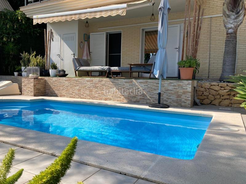 Foto 38ec6af0-f217-461f-84f1-3a6a26731145. Chalet  con piscina privada en venta en la nucía zona nou espai en Nucia (la)
