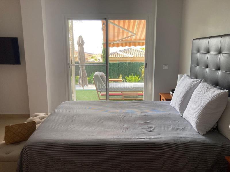 Foto 7c4604cb-eb93-408e-8b7e-bea21657a846. Chalet  con piscina privada en venta en la nucía zona nou espai en Nucia (la)