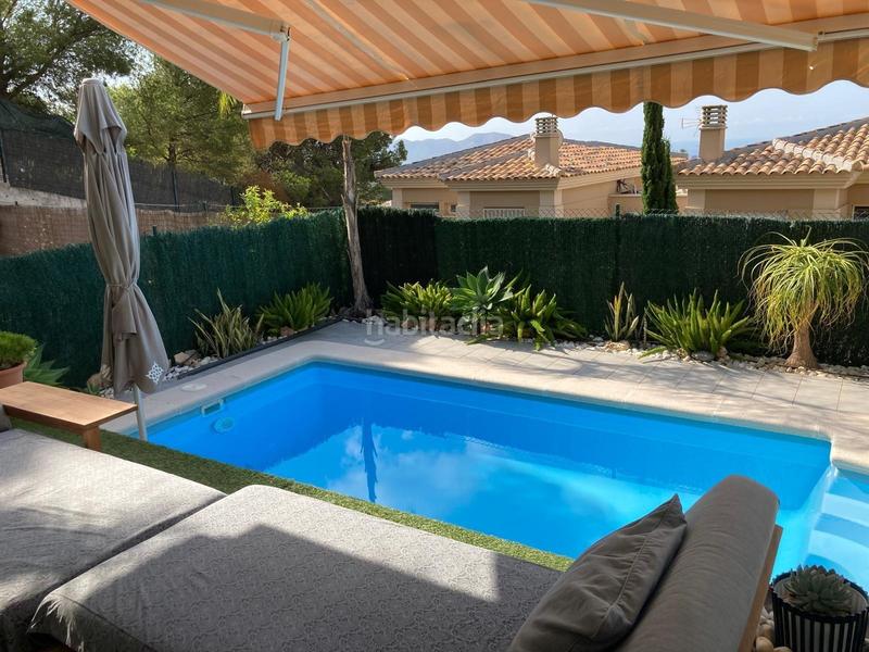 Foto ffa2307e-4c5f-4e8c-9e76-2d2be4f6e307. Chalet  con piscina privada en venta en la nucía zona nou espai en Nucia (la)