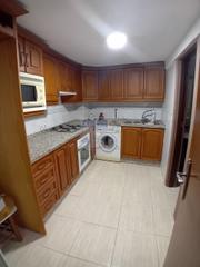 Casa en Martos. Se vende casa amueblada, cerca del llanete y la fuente nueva