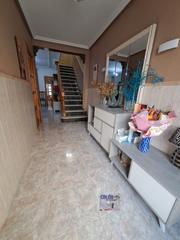Casa a Martos. Se vende fantástica casa con cochera por la zona cruz del lloro,