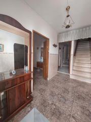 Casa a Martos. Se vende casa de dos plantas en zona cobatillas por 50.000€