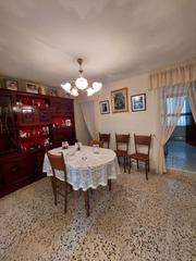 Casa a Martos. Se vende casa de 3 plantas, totalmente amueblada en zona cobatil