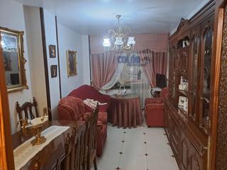 Pis a Martos. Se vende piso en zona llanete totalmente amueblado por tan sólo