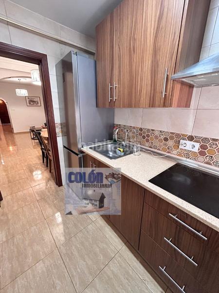 Foto afac4bee-cc91-43e9-ab09-f30f2dd78191. Casa con camino in Martos