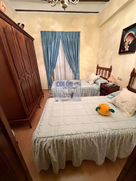 Foto f031d351-abfc-4991-8e7c-e7ad9814f7a1. Casa a Martos