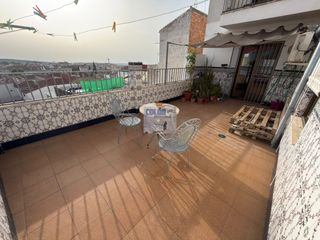 Etagenwohnung in Martos. ???? se vende gran piso de 120m2, con gran terraza, patio y tras