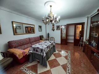 Pis a Martos. Ocasión! p.667.se vende este gran piso con plaza de garaje y tra