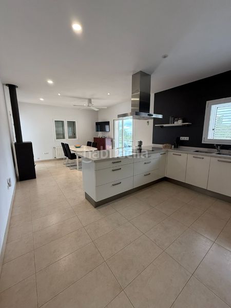Foto 88ab599f-a669-4c5e-8d56-f3279102014c. Location chalet avec cheminée chauffage piscine dans Ibiza