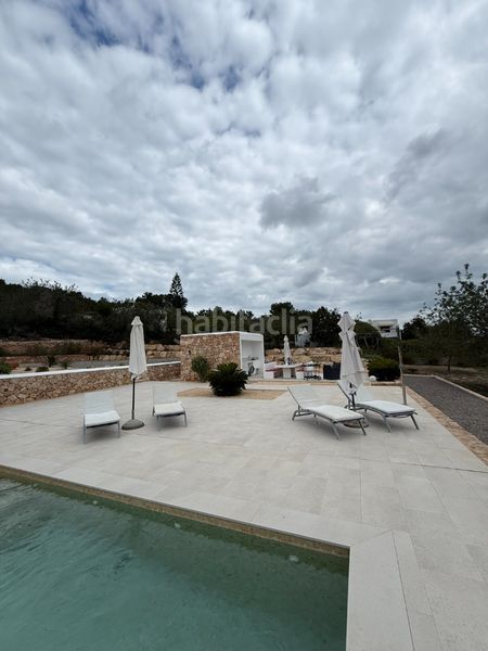 Foto cfea3f81-3b4e-4a84-a659-6a9085809f75. Location chalet avec cheminée chauffage piscine dans Ibiza