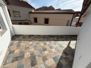 Casa in Quintanar de la Orden. ¡oportunidad de oro! adosado de diseño a estrenar en el corazón