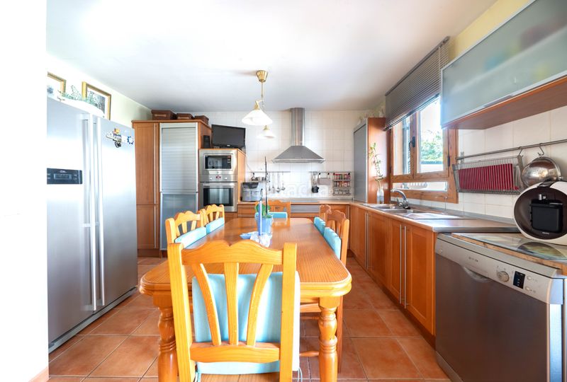 Foto cf58752b-dddb-4a83-91be-74b0dac6d5cf. Casa aparellada amb calefacció aparcament a Can Pastilla Palma de Mallorca