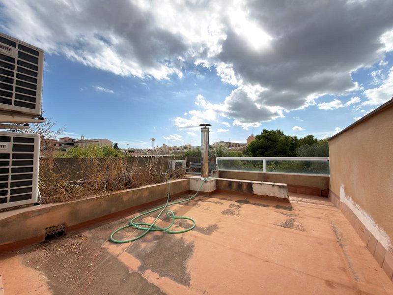 Foto c518ec2e-5f0c-49e7-b4e4-fd2858c2867d. Casa adossada amb xemeneia aparcament a Son Serra-Sa Vileta Palma de Mallorca