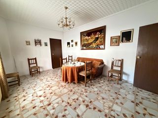 Maison à Quintanar de la Orden. Vivienda en esquina en pleno centro de quintanar de la orden