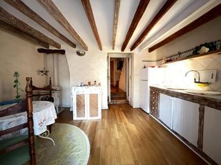 Casa adossada a Alar. Casa de pueblo en el centro de alar!!