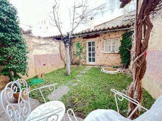 Casa adossada a Alaró. Casa de pueblo en el centro de alaró!!
