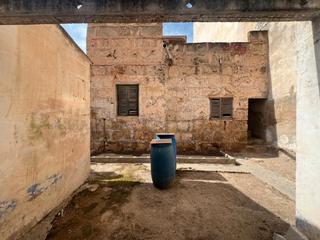 Terreny residencial a Pere Garau. Almacen urbano para construir varias plantas de pisos!!