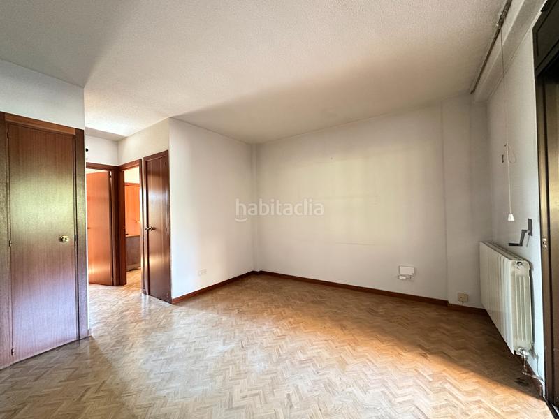 Foto f43a460a-747e-4e7d-b470-3037e3b74bfc. Flat with heating parking pool in primera fase-nuevo Tres Cantos Tres Cantos