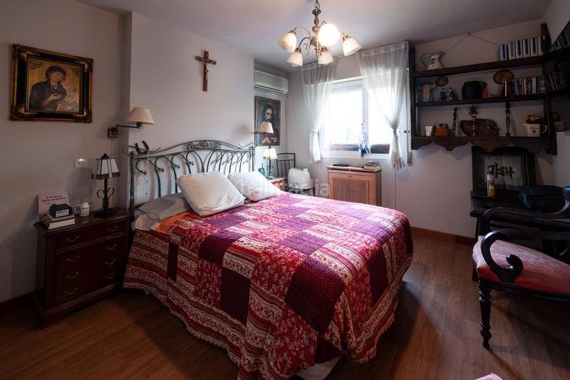 Foto db83a8f2-a02a-4353-a09a-9d2cb8773a82. Chalet con camino riscaldamento parcheggio piscina in Tres Cantos