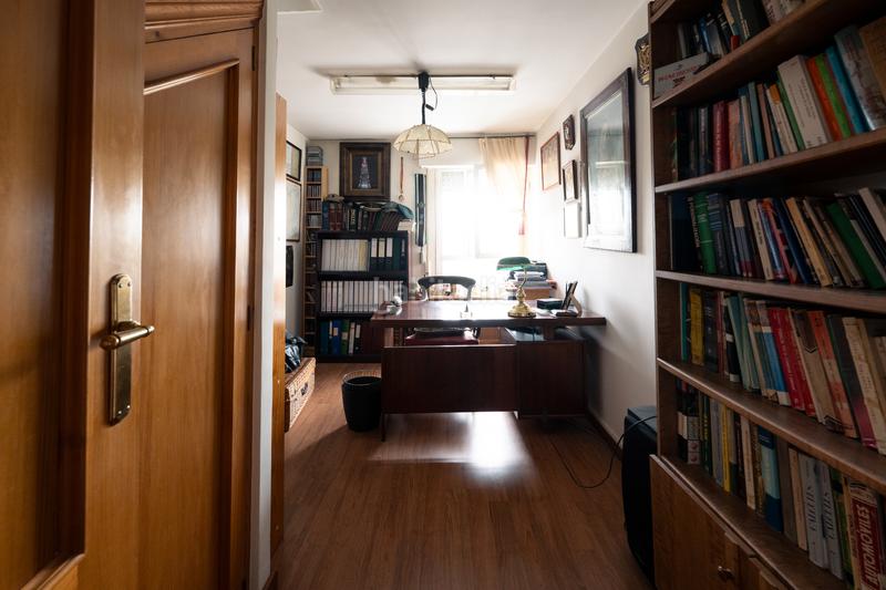 Foto e1c672f1-c475-4d5b-af73-6f209d75b1c7. Xalet amb xemeneia calefacció aparcament piscina a Tres Cantos