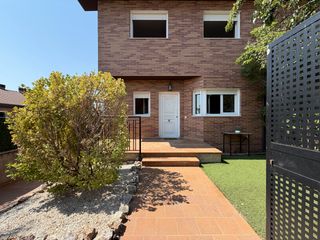 Chalet in Las Vegas-El Pozanco-Adelfillas. Chalet en venta